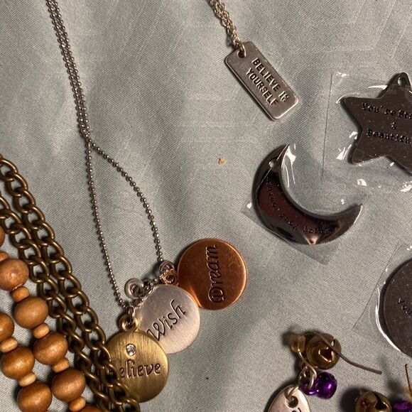 Boss B*tch Box Full of Inspirational Message Jewelry Bundle & Box - Picture 3 of 16